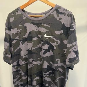 Dri-Fit Camo T-shirt. Men’s XXL.